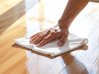 Humedad y parquet: prevenga y repare los daños en su suelo de madera