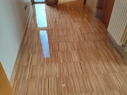 Lijado y barnizado de parquet en madera