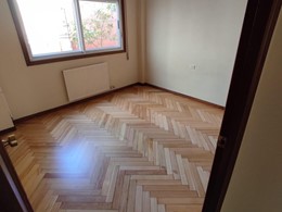 Lijado y barnizado de piso completo en madera de Eucalipto