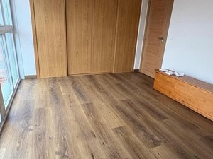 Manchas en el suelo de tarima: soluciones efectivas para los problemas más comunes